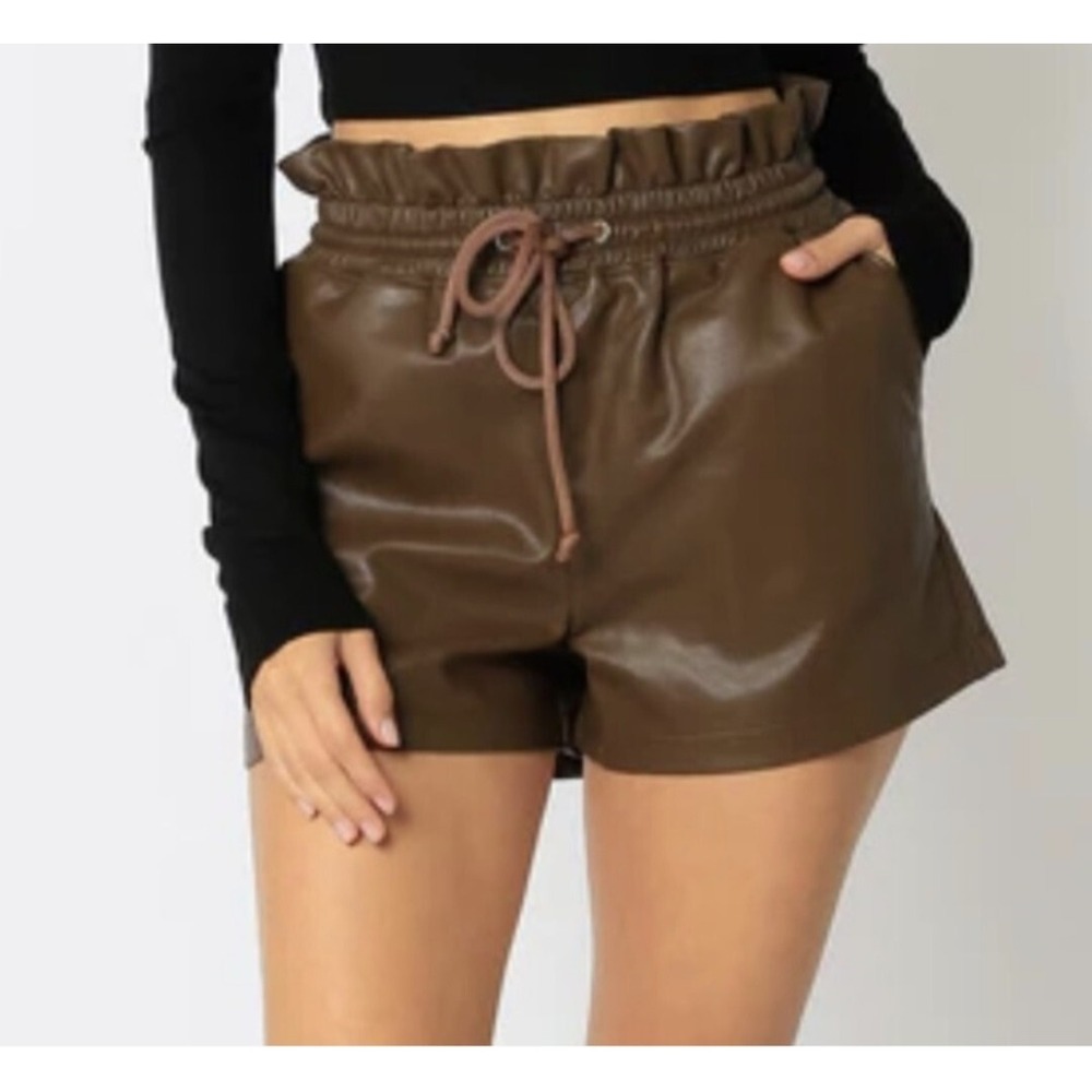 New OLIVACEOUS Vegan Leather Shorts Paperbag Size Large High Waist Brown‎ Sexy